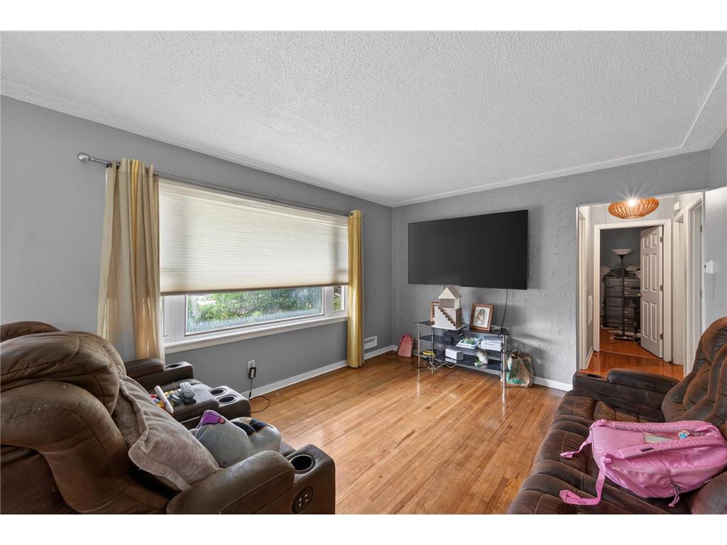 6607 46th Place N Crystal MN 55428 7081520 image4
