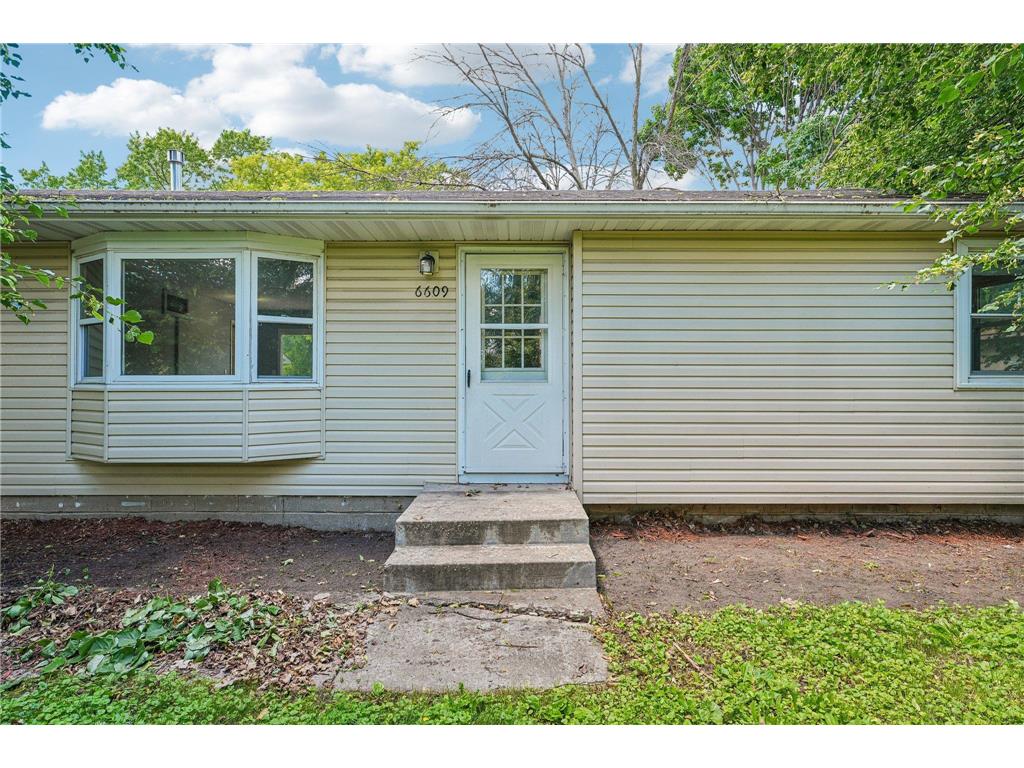 6609 W Broadway Avenue Brooklyn Park MN 55428 7088134 image1