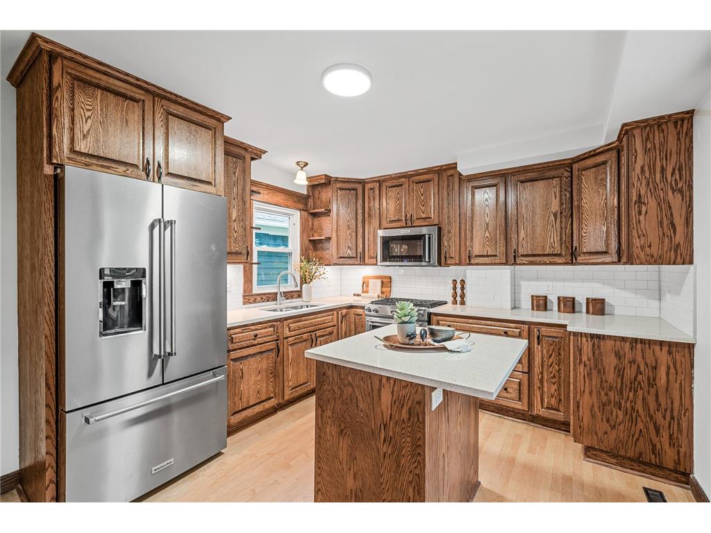 661 North Street E Saint Paul MN 55106 6744235 image1