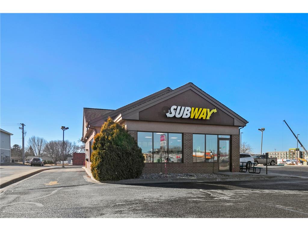 661 W Bridge Street Owatonna MN 55060 6680010 image1