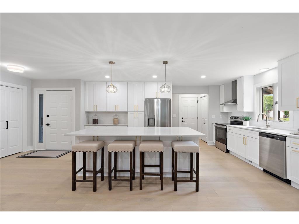 6611 Countryside Drive Eden Prairie MN 55346 6562501 image1