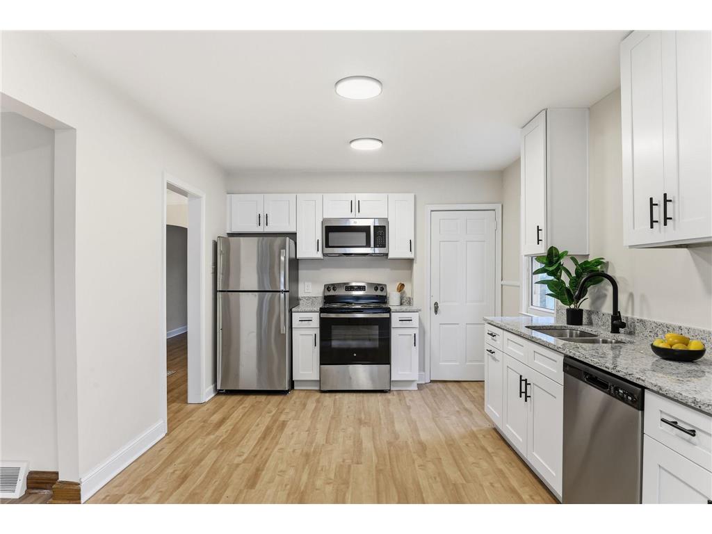 6612 Lynwood Boulevard Richfield MN 55423 7078952 image9