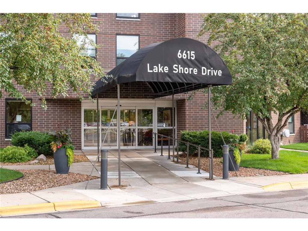 6615 Lake Shore Drive S #1009 Richfield MN 55423 - Wood 7095425 image2
