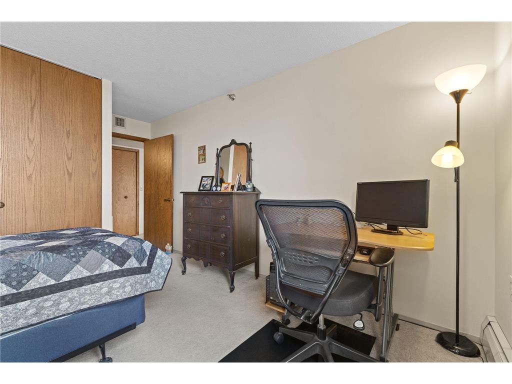 6615 Lake Shore Drive S #1009 Richfield MN 55423 - Wood 7095425 image25