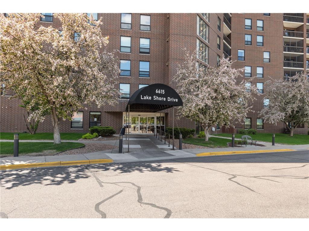 6615 Lake Shore Drive S 303, Richfield, MN, 55423 MLS 7274322