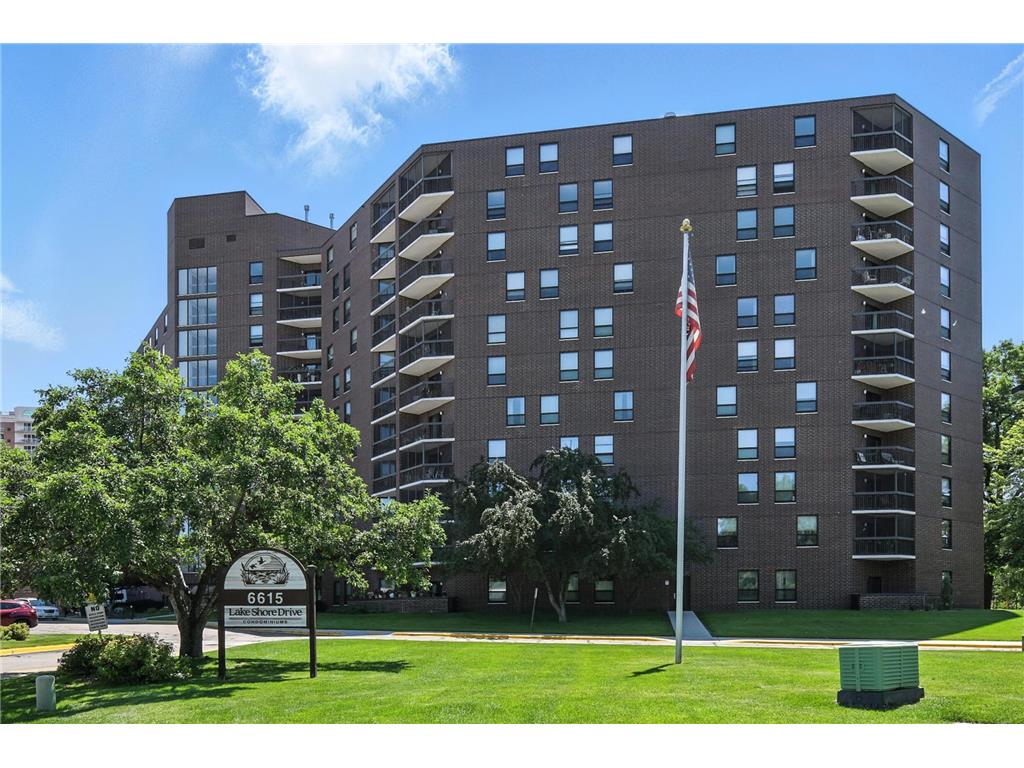 6615 Lake Shore Drive S #317 Richfield MN 55423 - Wood 6750015 image1