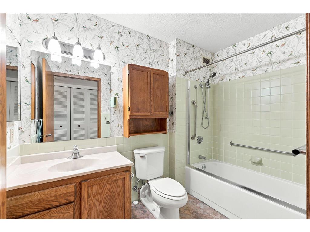6615 Lake Shore Drive S #405 Richfield MN 55423 7107030 image20