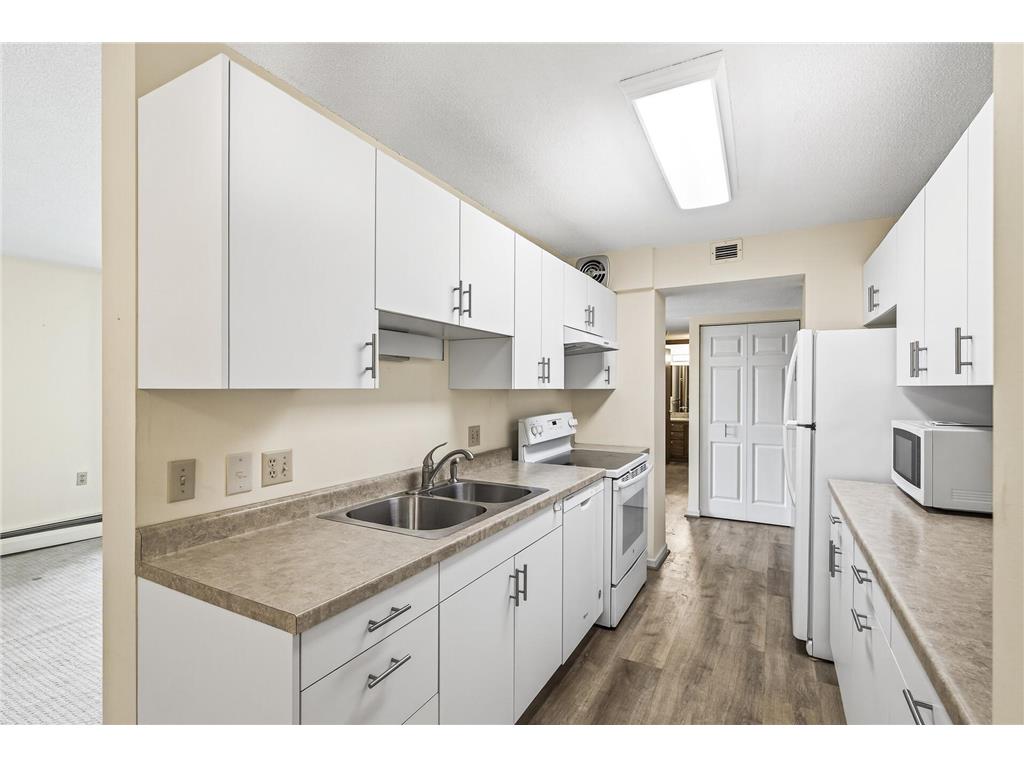 6615 Lake Shore Drive S #410 Richfield MN 55423 6759535 image8