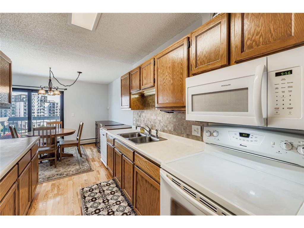 6615 Lake Shore Drive S #604 Richfield MN 55423 6781334 image2