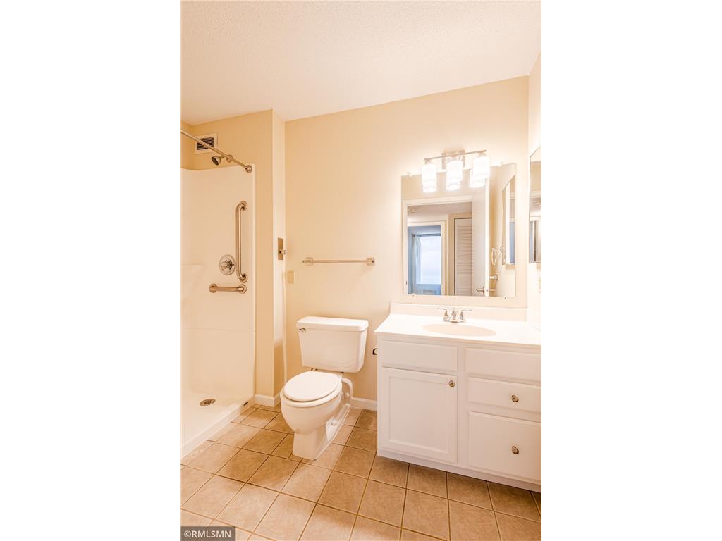 6615 Lake Shore Drive S #902 Richfield MN 55423 6819643 image18