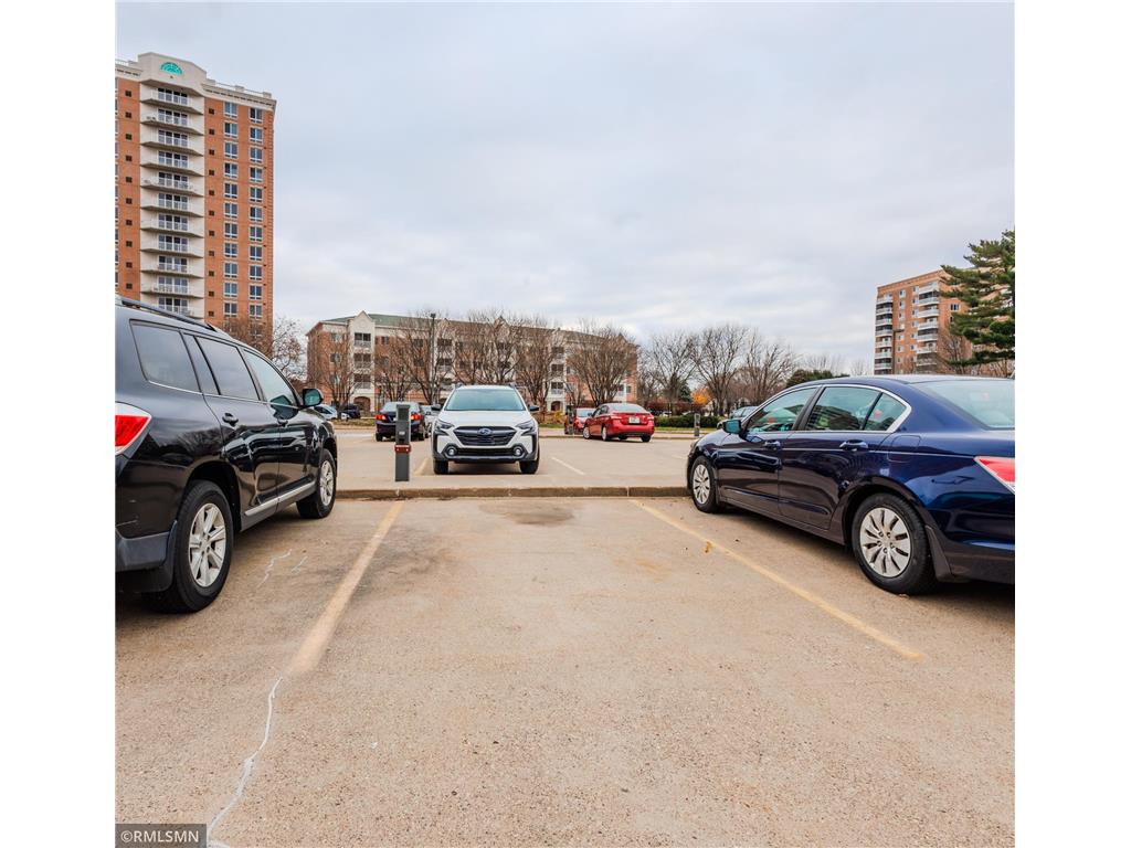 6615 Lake Shore Drive S #902 Richfield MN 55423 6819643 image41