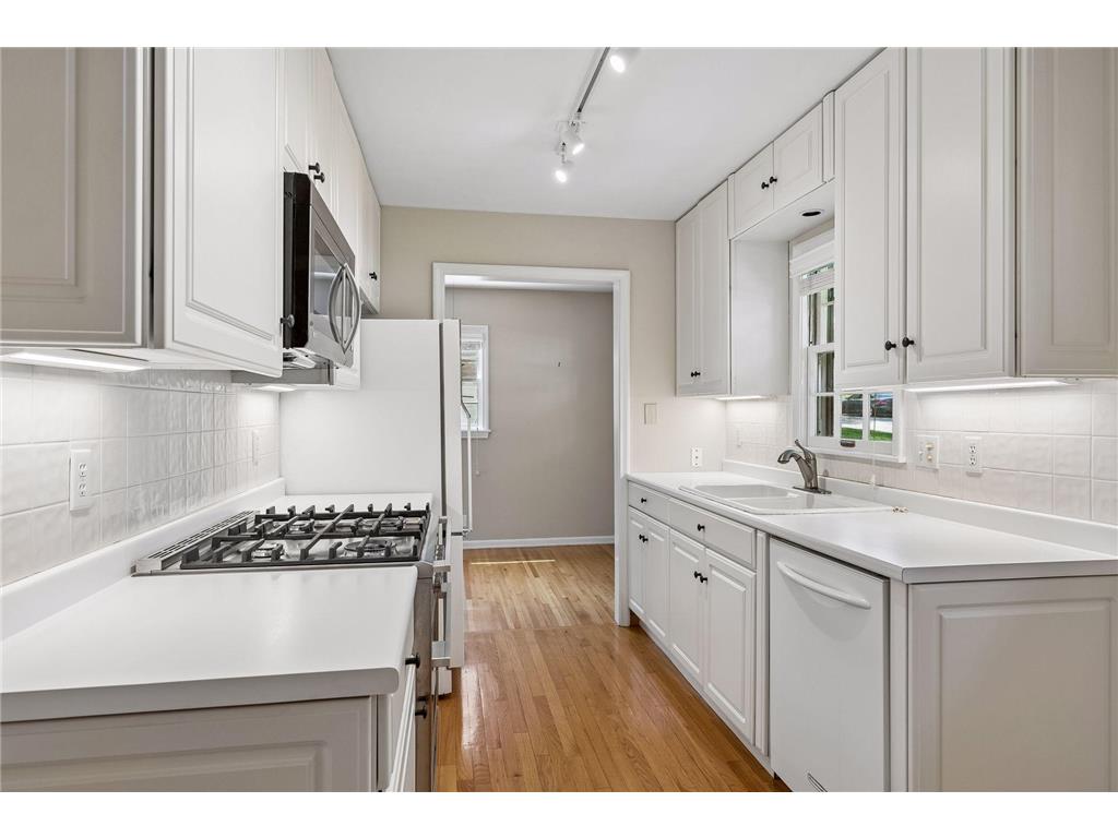 6617 Naomi Drive Edina MN 55439 7072770 image2