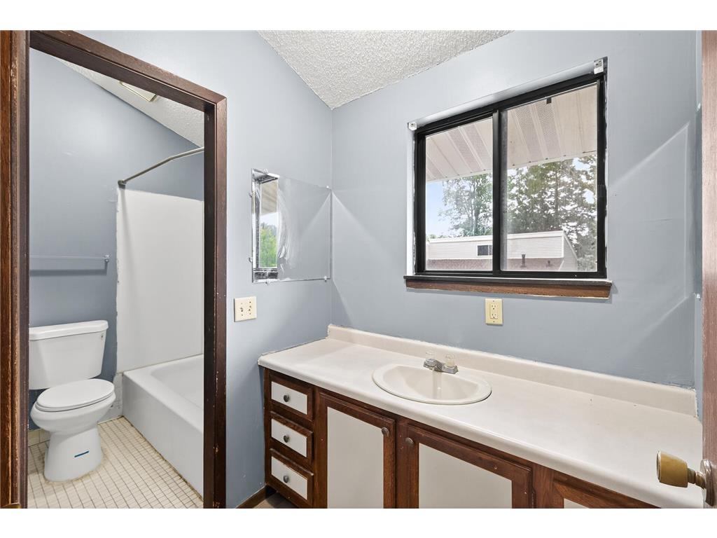 6618 Camden Drive Brooklyn Center MN 55430 7044489 image28