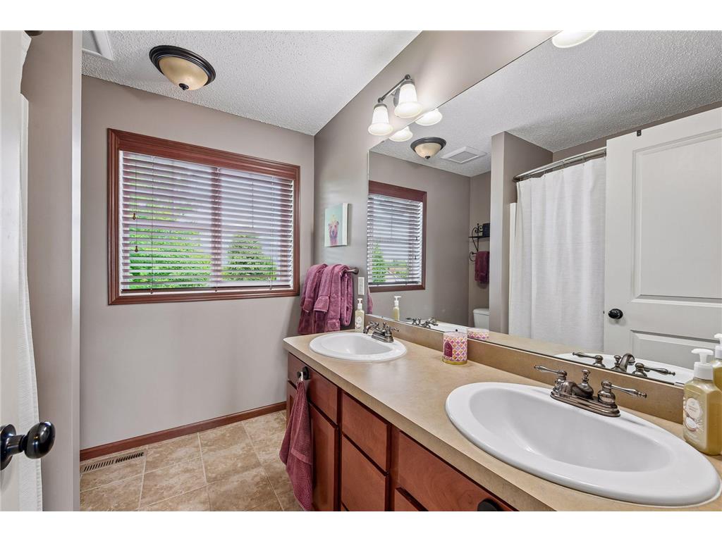662 Jutland Avenue Shakopee MN 55379 7104961 image30
