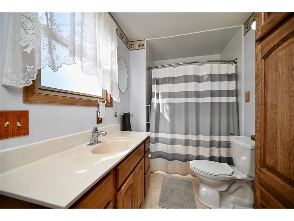 663 Dacota Street Winona MN 55987 7037617 image11