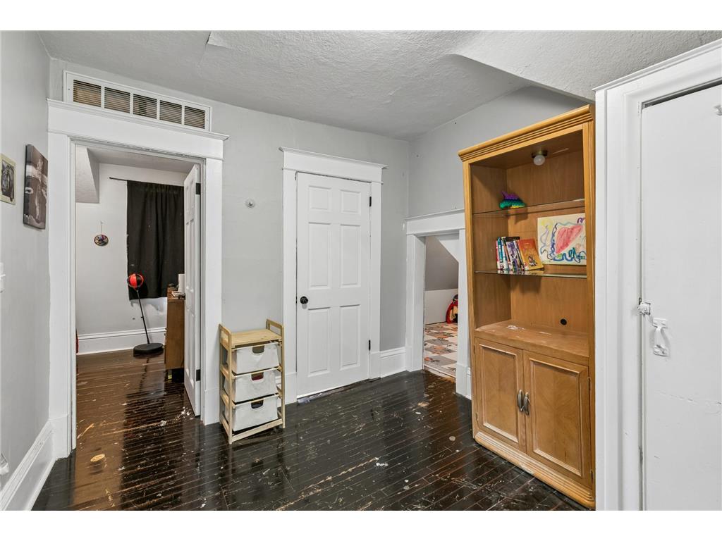 663 Van Buren Avenue Saint Paul MN 55104 7089478 image15