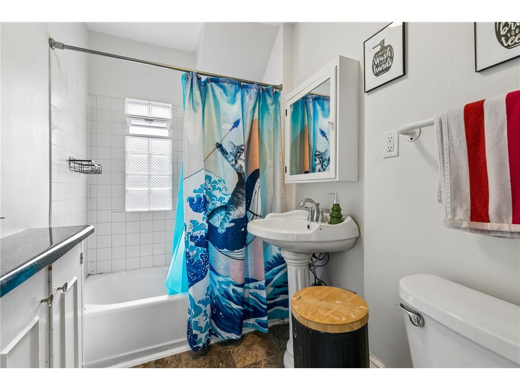 663 Van Buren Avenue Saint Paul MN 55104 7089478 image17