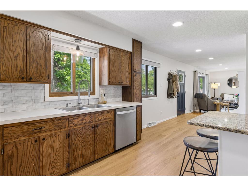 6631 Oakwood Street Rockford MN 55373 7087647 image6