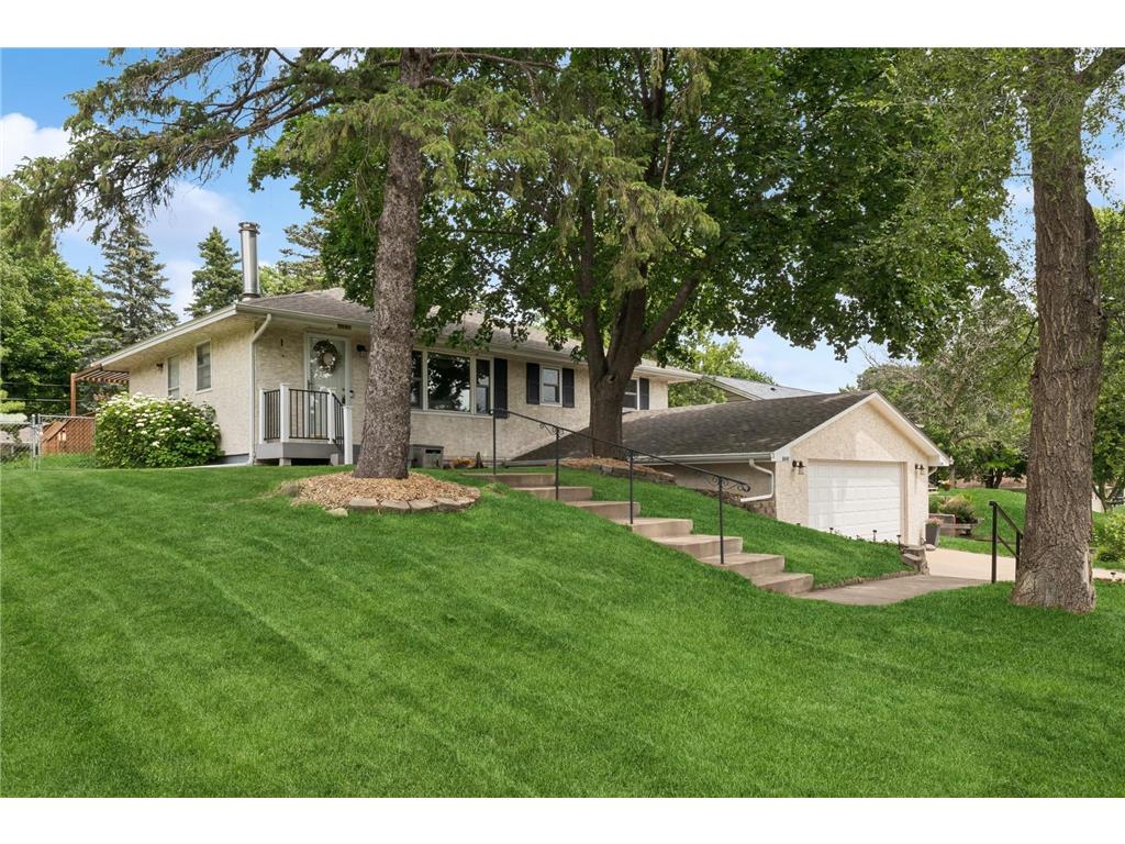 6640 4th Street N Oakdale MN 55128 6562684 image1