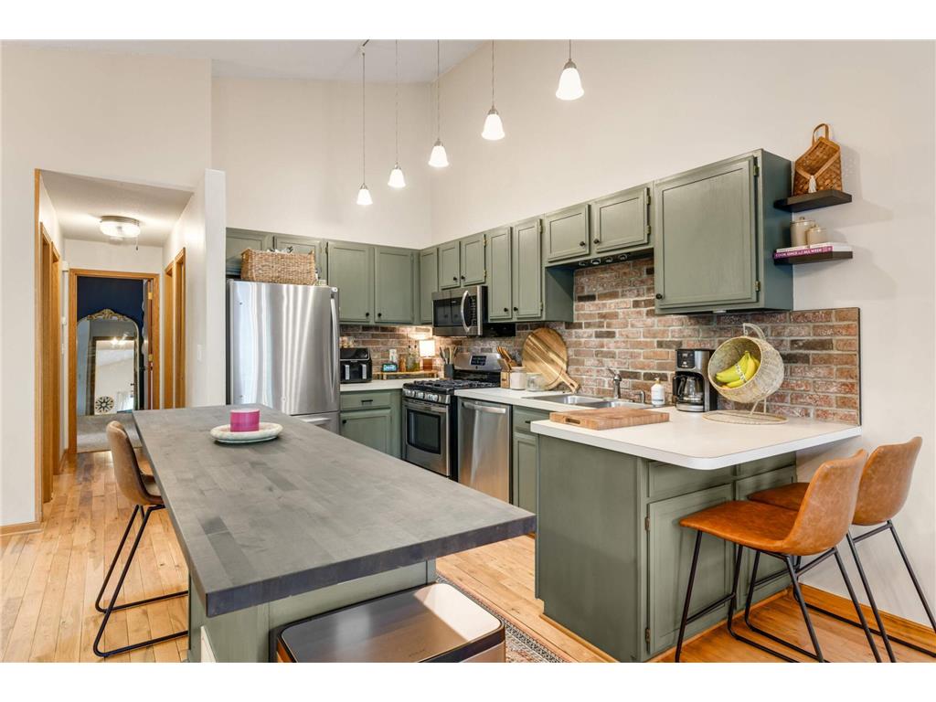 6640 Falstaff Road Woodbury MN 55125 6363048 image1