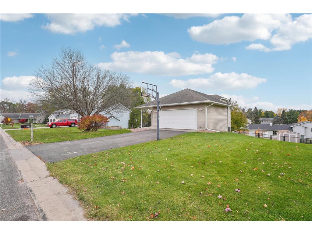 665 Flora Square Prescott WI 54021 6812108 image2