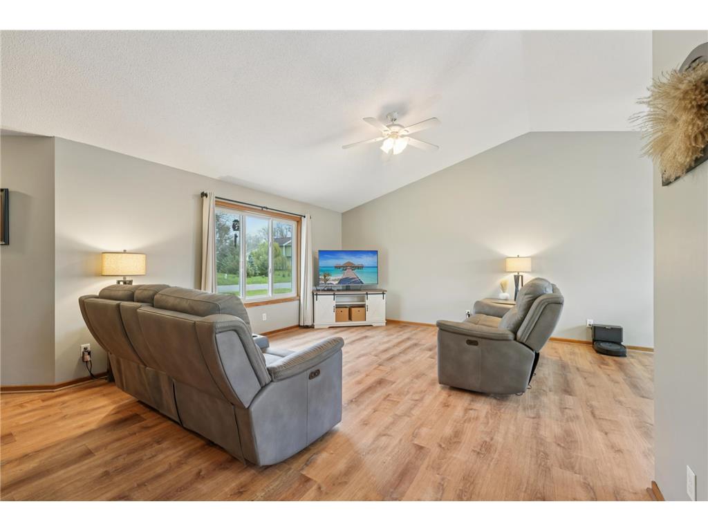 665 Flora Square Prescott WI 54021 6812108 image8