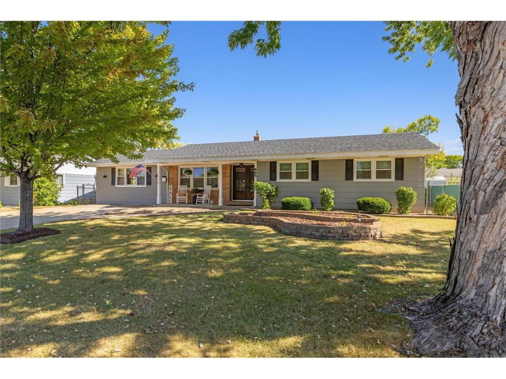 665 Jackson Street S Shakopee MN 55379 6610854 image1