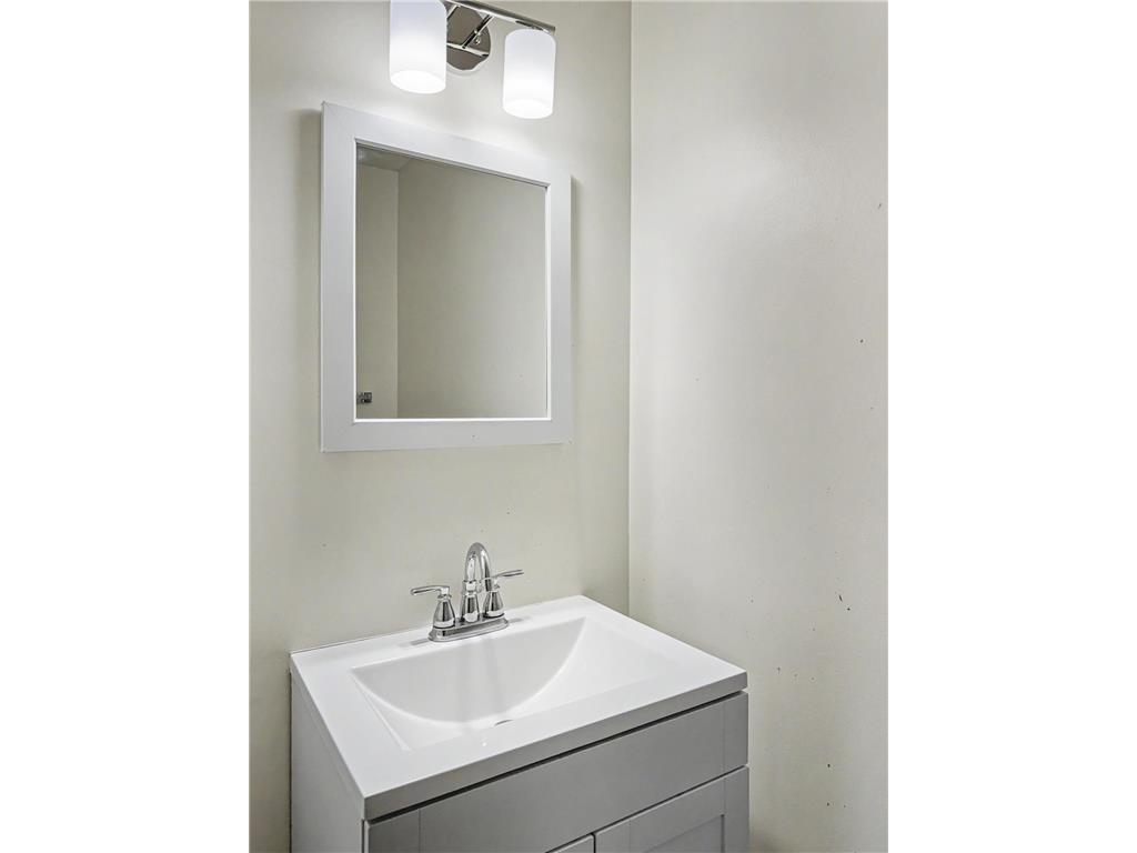 665 Kingfisher Lane #E Woodbury MN 55125 7075024 image10