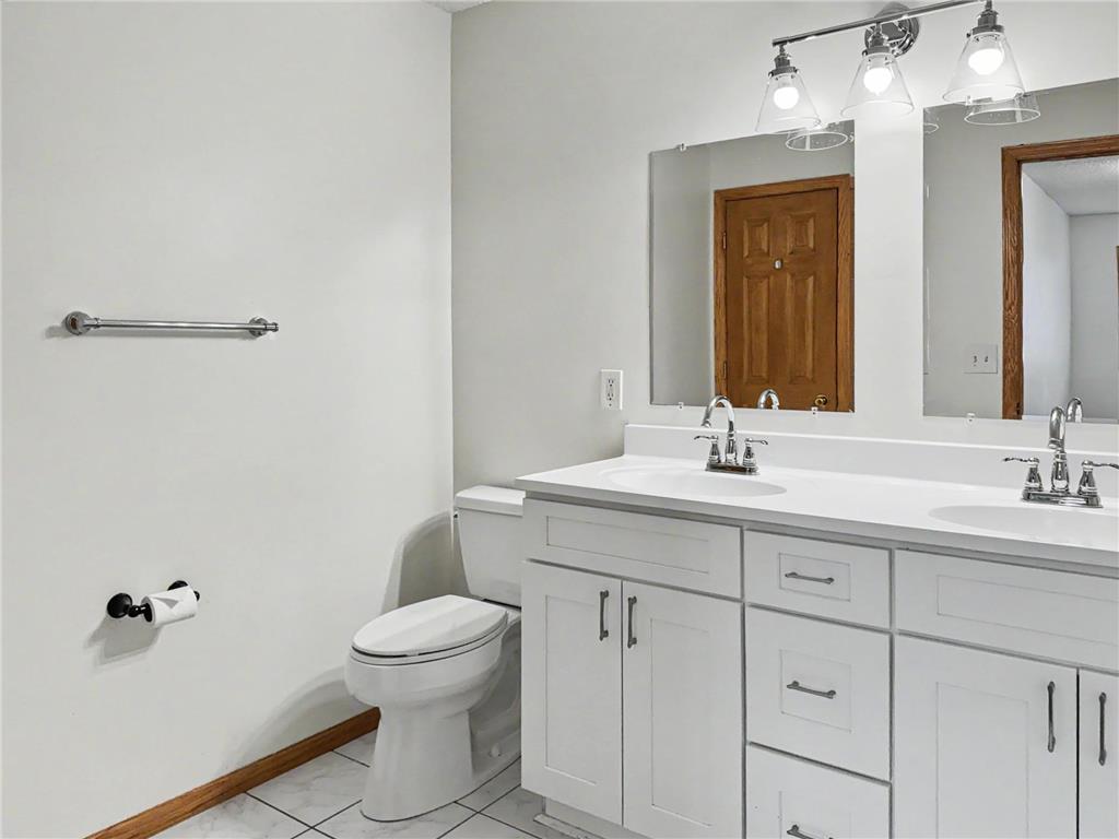 665 Kingfisher Lane #E Woodbury MN 55125 7075024 image14