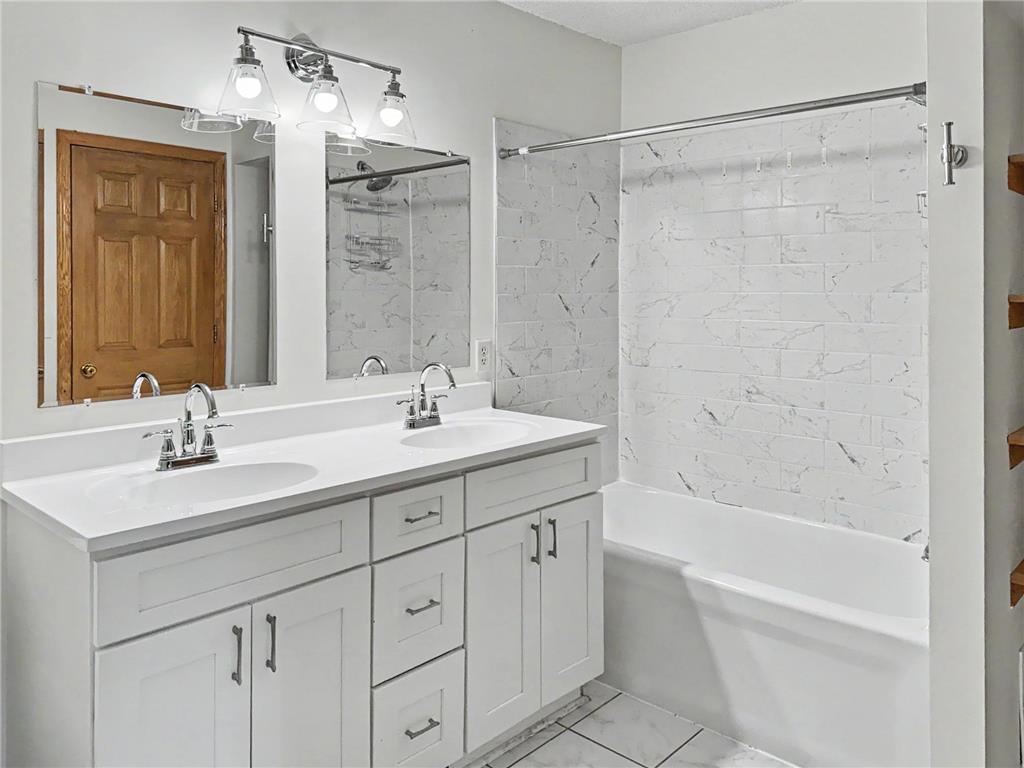 665 Kingfisher Lane #E Woodbury MN 55125 7075024 image15