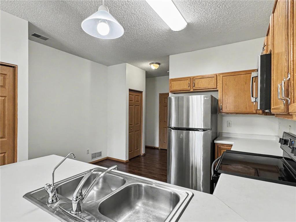665 Kingfisher Lane #E Woodbury MN 55125 7075024 image5
