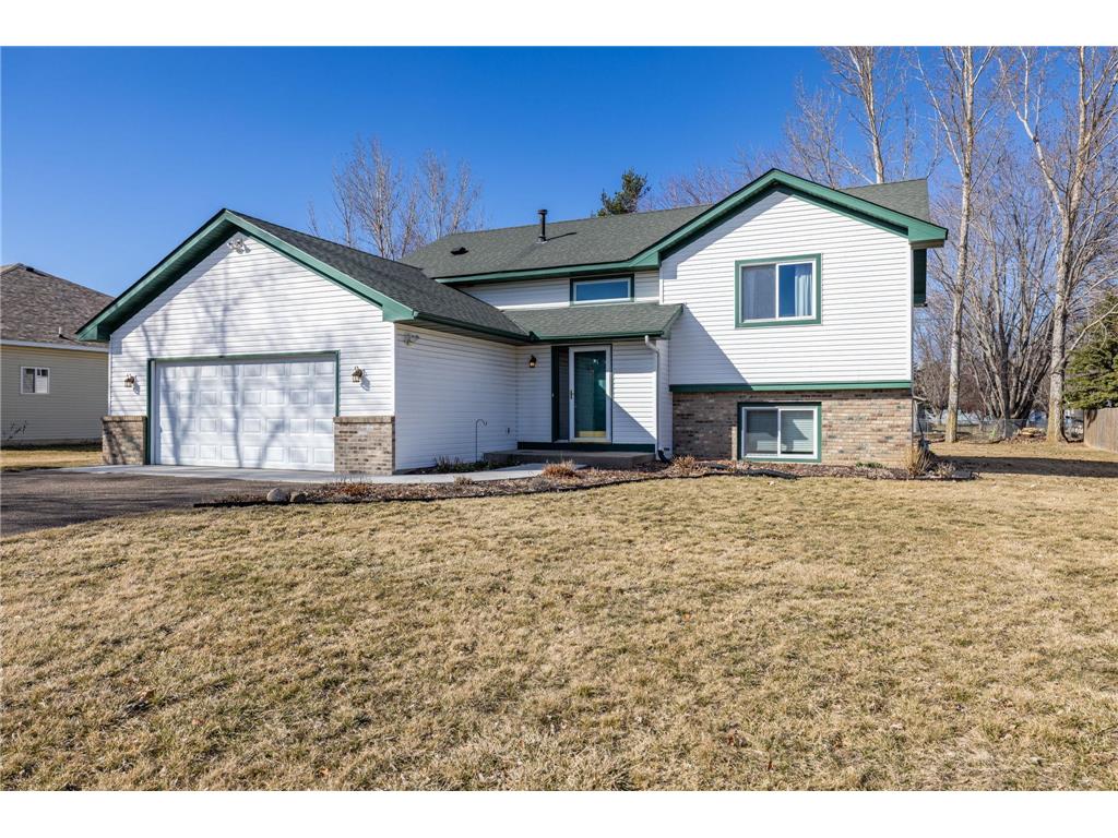 665 W 11th Street Rush City MN 55069 6506242 image1