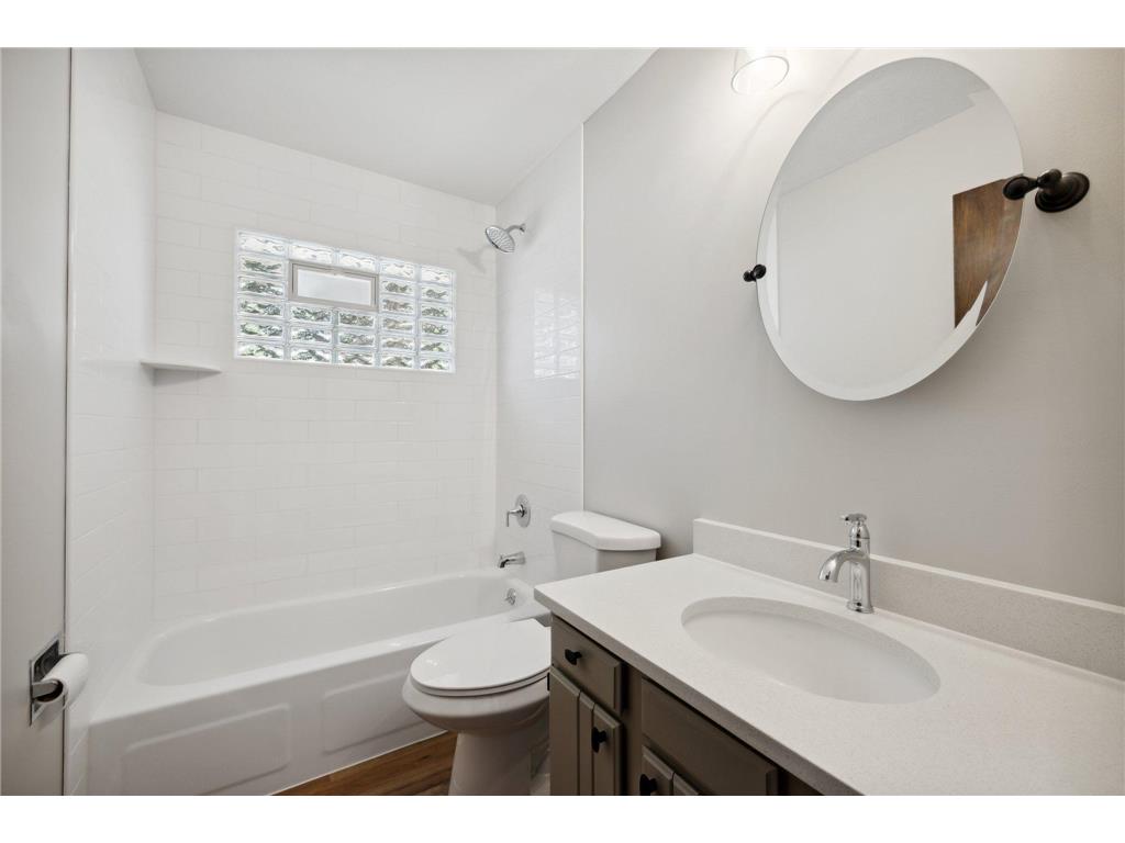 6656 Gerdine Path W Lakeville MN 55068 6781052 image10