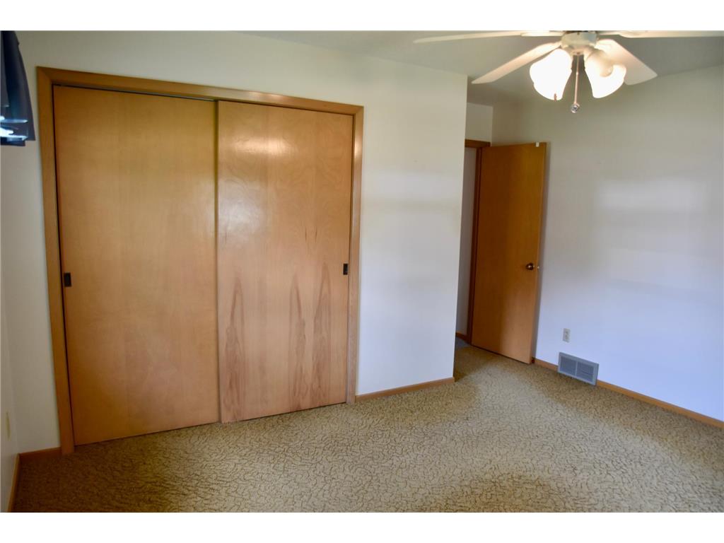 666 3rd Street Ocheyedan IA 51354 7073609 image15