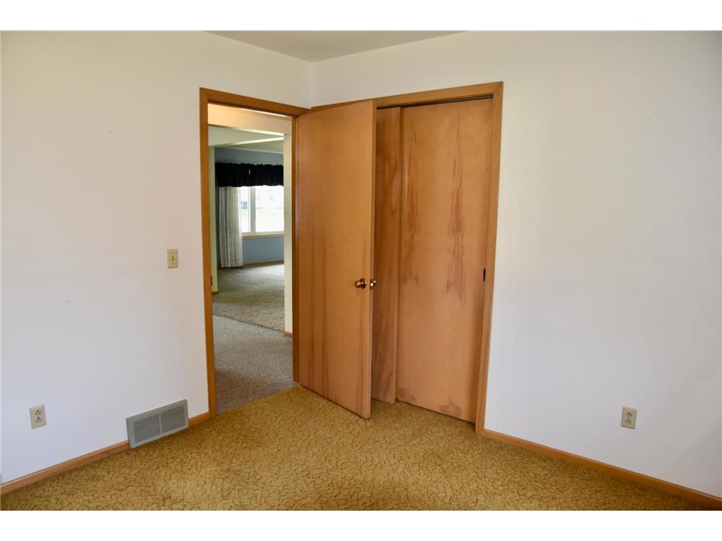 666 3rd Street Ocheyedan IA 51354 7073609 image18
