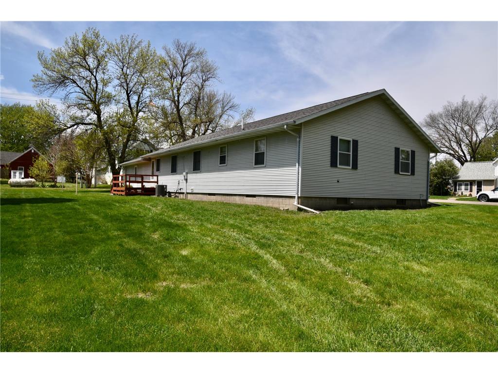 666 3rd Street Ocheyedan IA 51354 7073609 image4