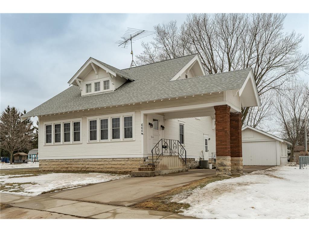 666 Saint Charles Avenue Saint Charles MN 55972 7007733 image1