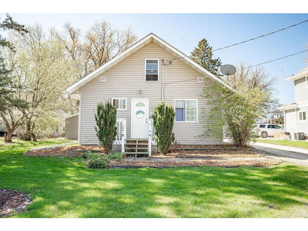 667 E Main Street Ellsworth WI 54011 6715475 image1