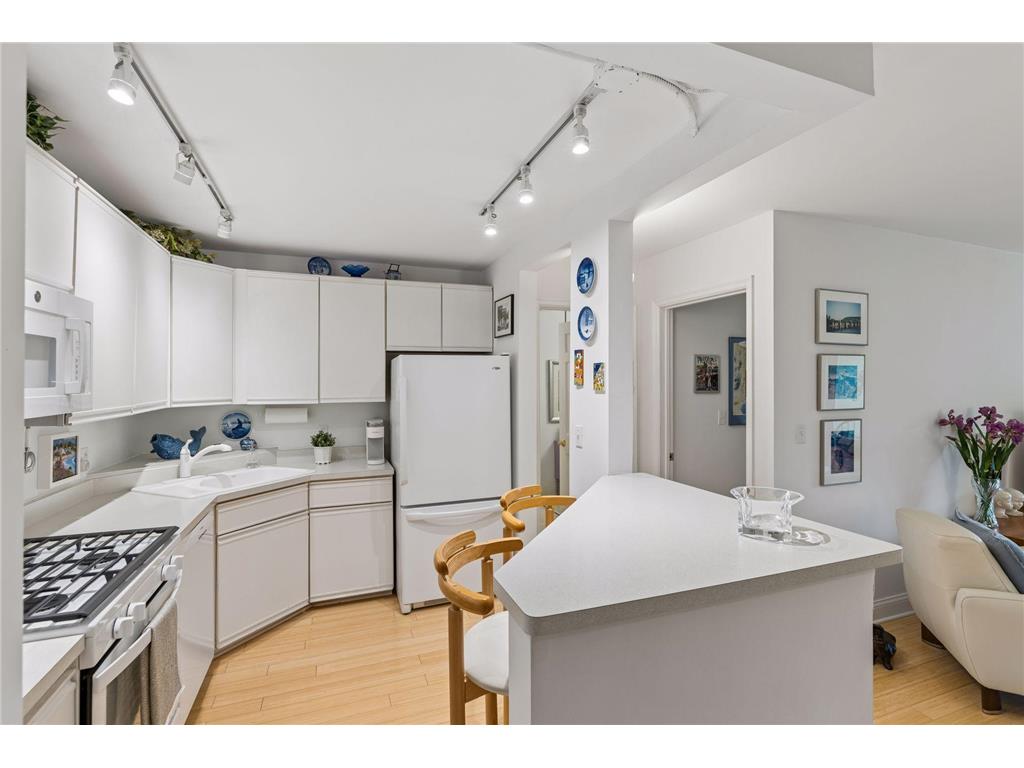 6670 Vernon Avenue S #103 Edina MN 55436 7086374 image19