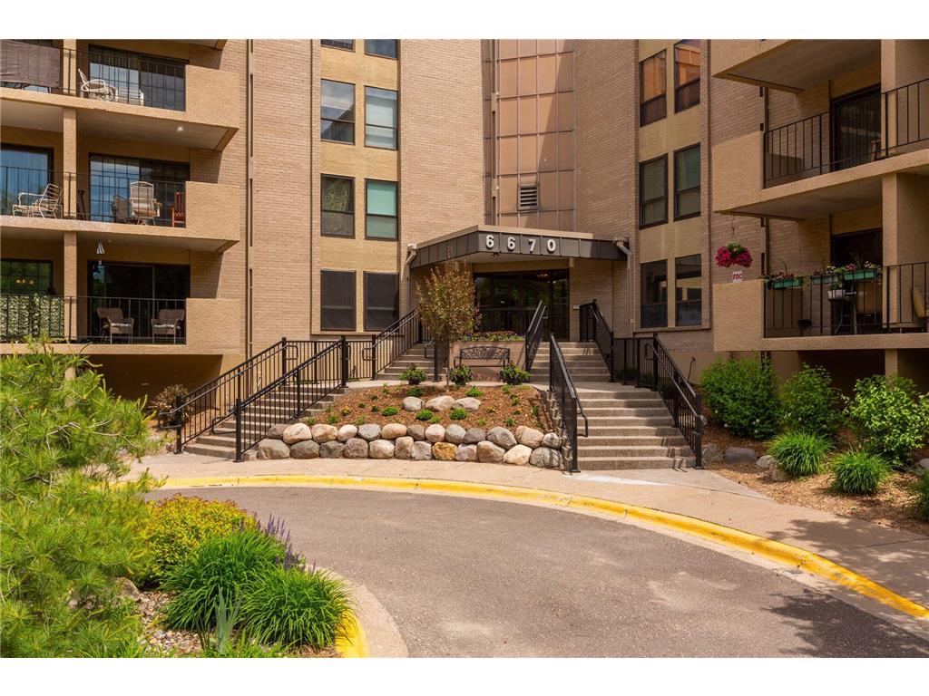 6670 Vernon Avenue S #103 Edina MN 55436 7086374 image2