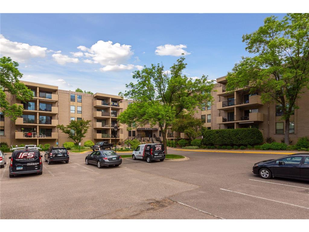 6670 Vernon Avenue S #103 Edina MN 55436 7086374 image3