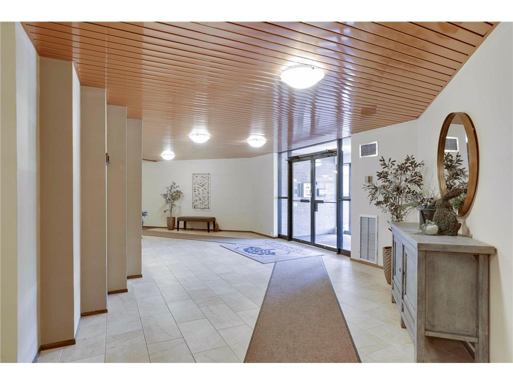 6670 Vernon Avenue S #103 Edina MN 55436 7086374 image4