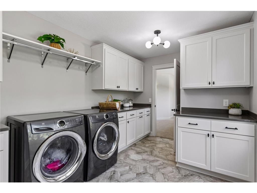 6671 Amberwood Lane Chanhassen MN 55317 7061945 image46