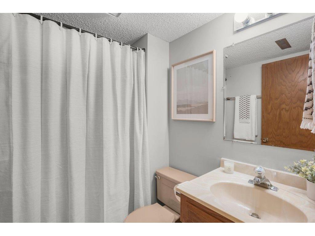 6677 Countryside Drive Eden Prairie MN 55346 7015656 image25