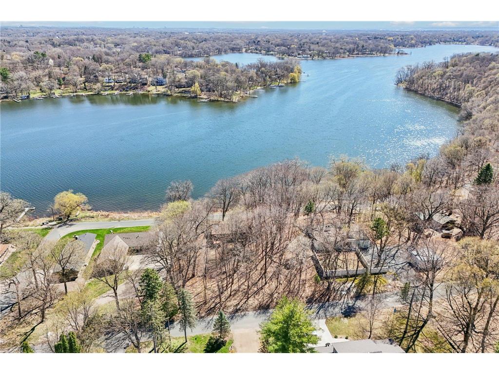 6679 Mohawk Drive Chanhassen MN 55317 - Lotus Lake 7057340 image3