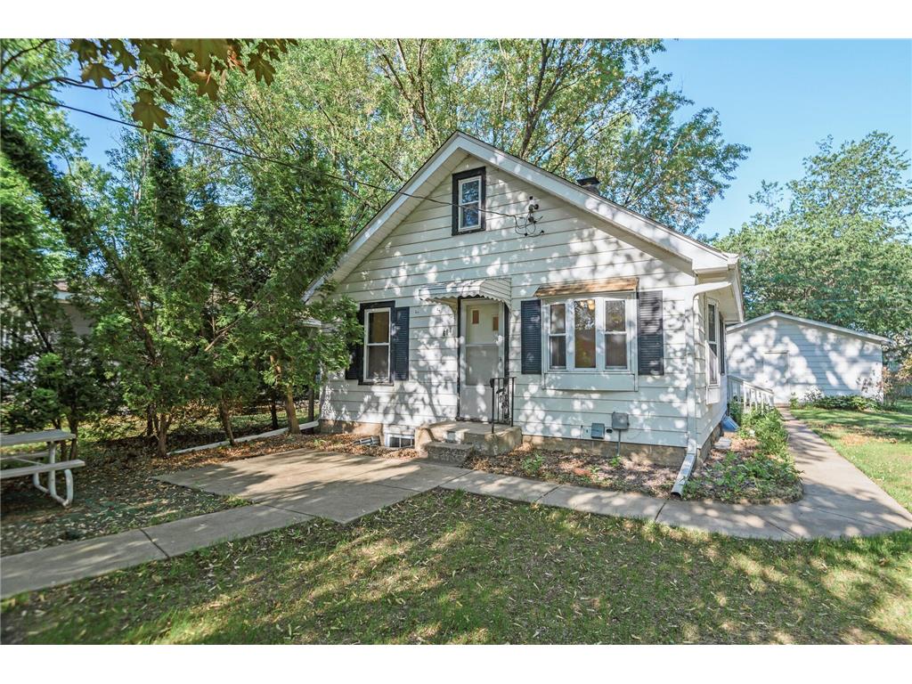 668 11th Avenue NW New Brighton MN 55112 6377065 image1