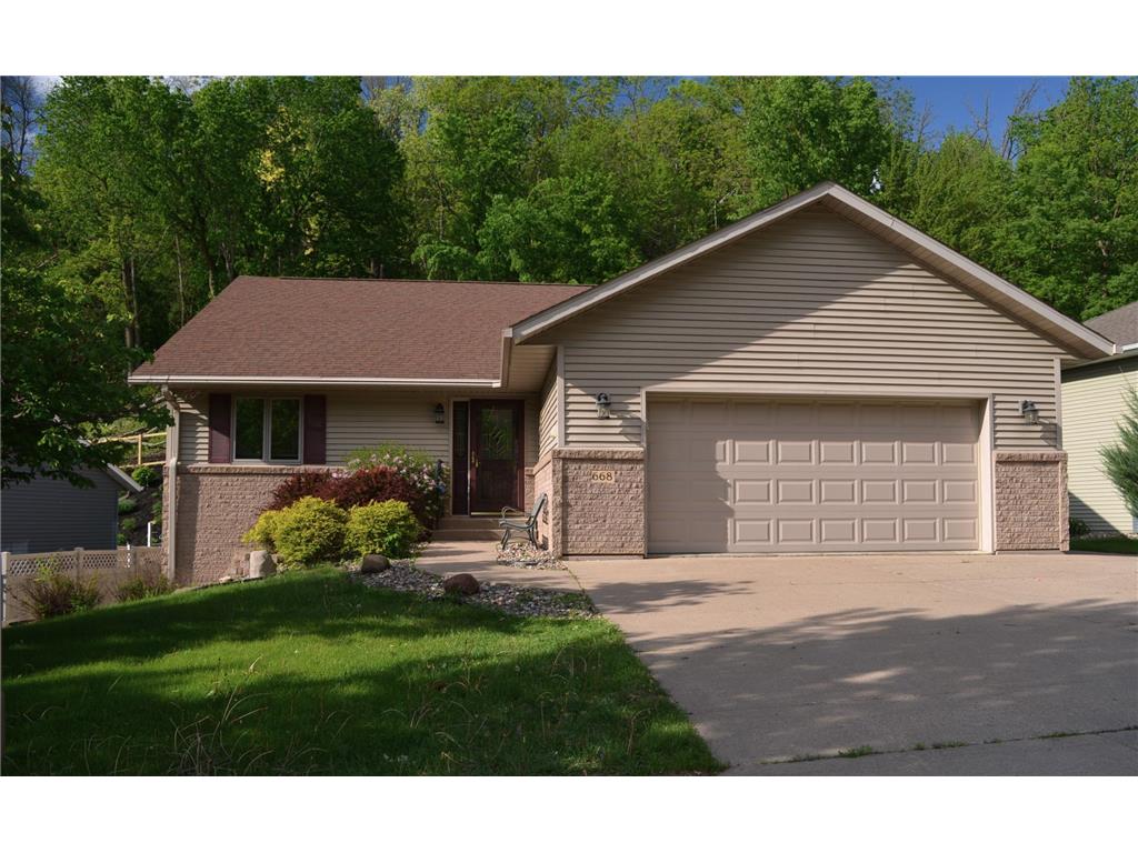 668 Hallstrom Drive Red Wing MN 55066 6726233 image1