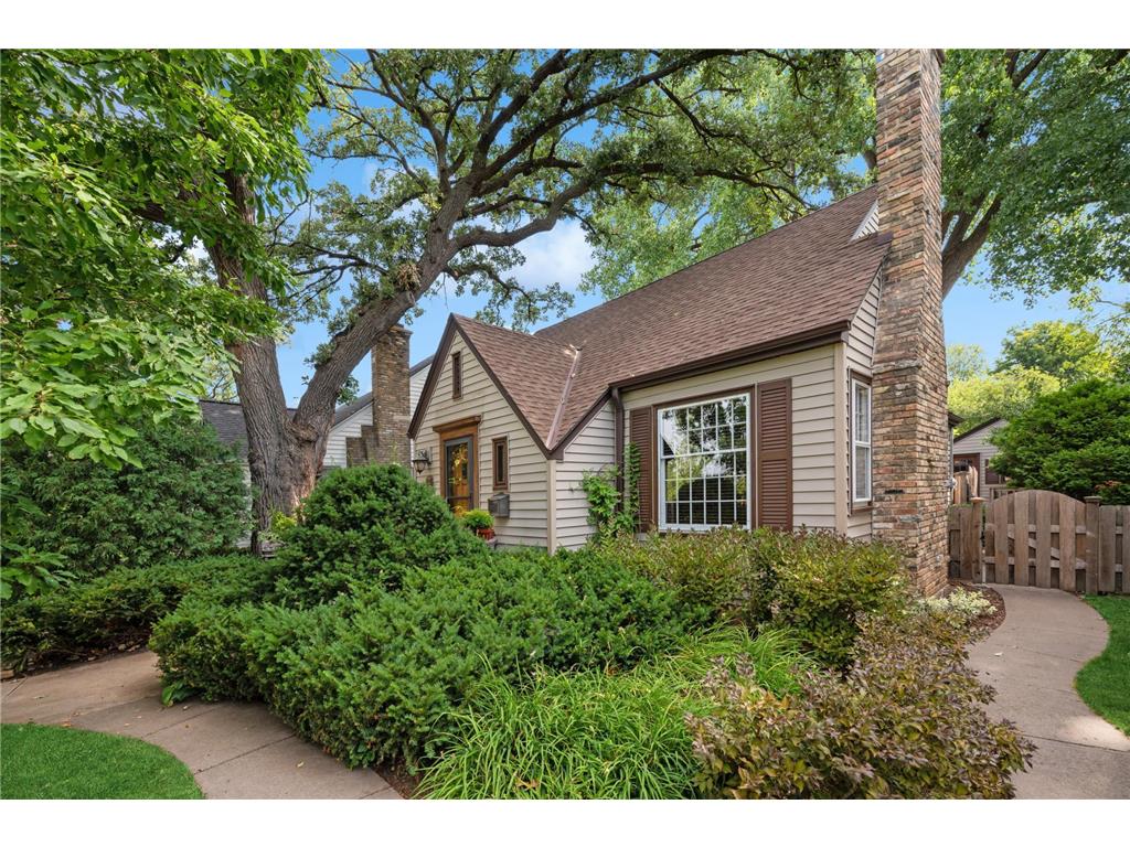 668 Kenneth Street, Saint Paul, MN, 55116 | MLS: 6400412 | Edina Realty