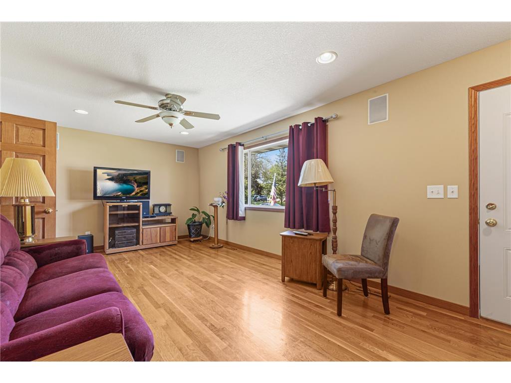 6680 Upper 167th Street W Lakeville MN 55068 7044546 image4