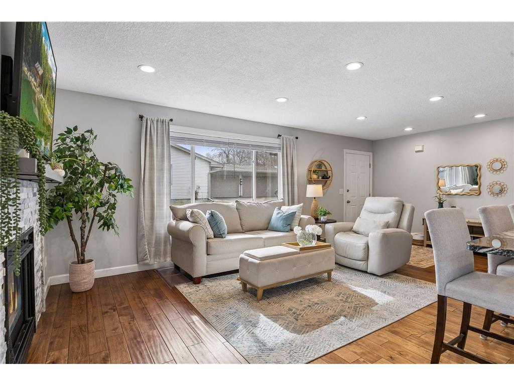 6690 Gretchen Court N Oakdale MN 55128 7067159 image10